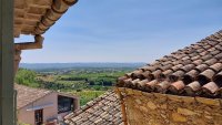 Vue sur la vallée depuis le séjour © Flavie LEFEBVRE 